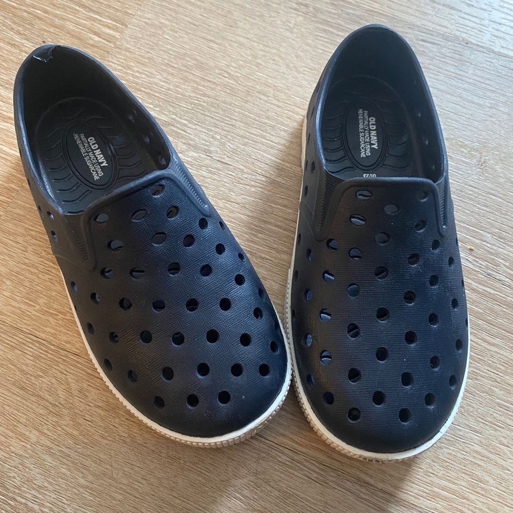 Toddler size 8 shoes from old navy! Never worn